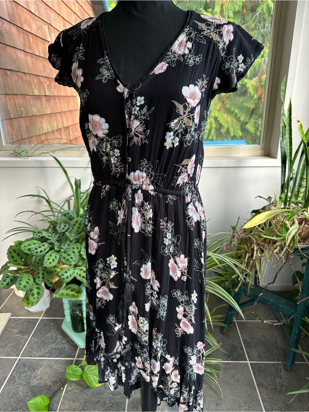 American Rag Hi Lo Black Floral Dress with Ruffle Edge in Front. L